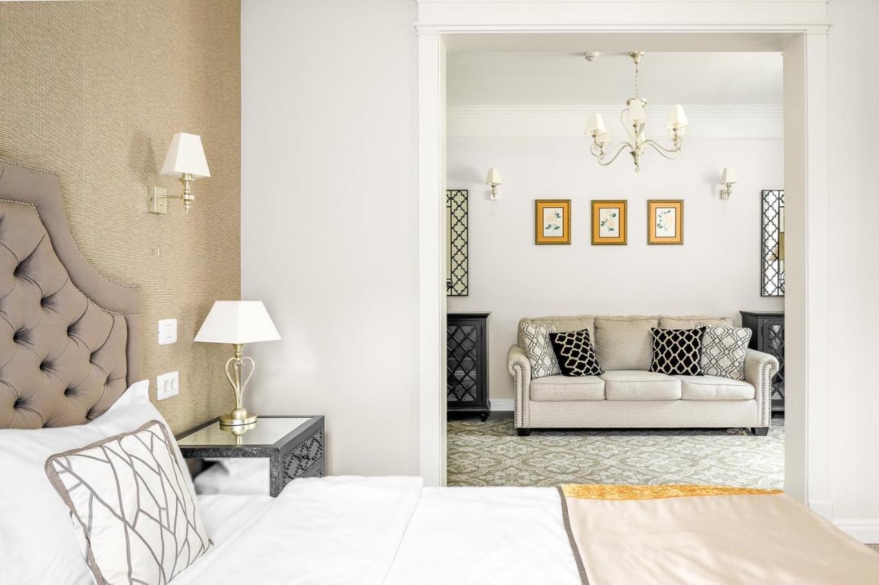 Hotel Versay Băile Herculane Εξωτερικό φωτογραφία